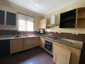 3bdrm Apartment in Lekki Phase 1 for rent