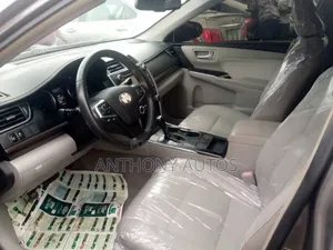 Toyota Camry XLE 4dr Sedan (3.5L 6cyl 6A) 2017 Gray