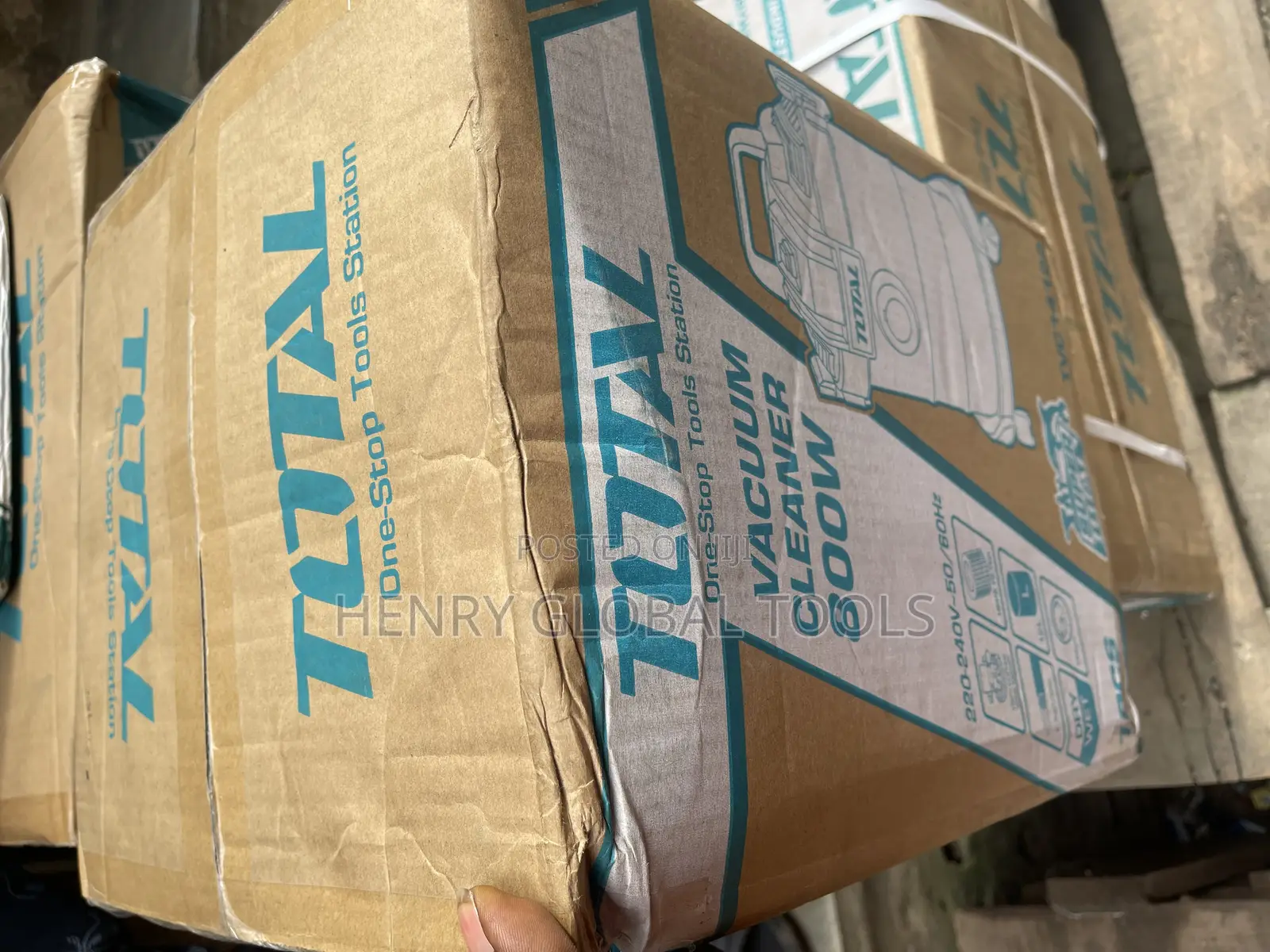 800w 12litres Total Wet Dry Vacuum Cleaner