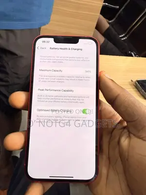 Apple iPhone 13 128 GB Red