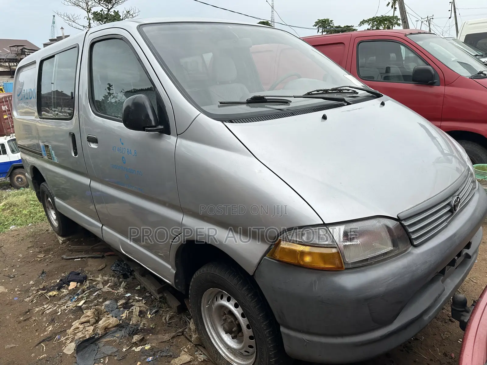 Toyota HiAce 2005 Grey