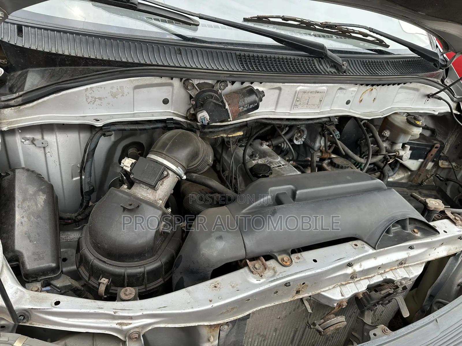 Toyota HiAce 2005 Grey