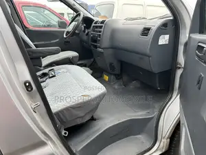 Toyota HiAce 2005 Grey