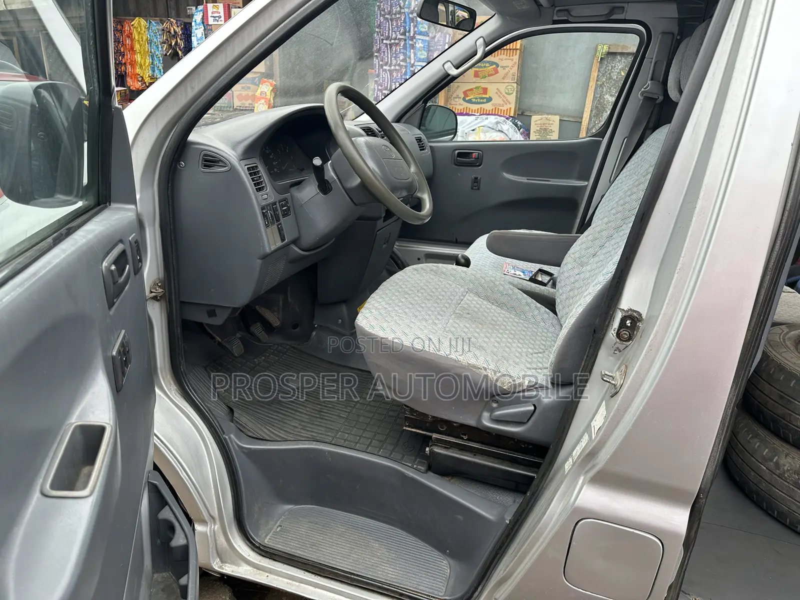 Toyota HiAce 2005 Grey