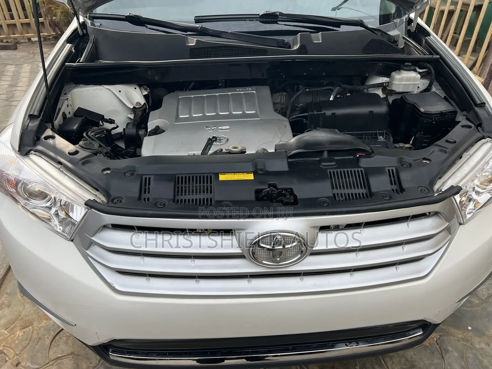 Toyota Highlander Limited 2012 White