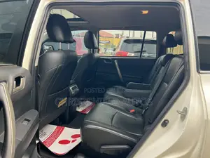 Toyota Highlander Limited 2012 White