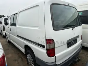 Toyota HiAce 2006 White