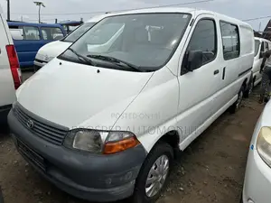 Toyota HiAce 2006 White