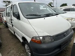 Toyota HiAce 2006 White