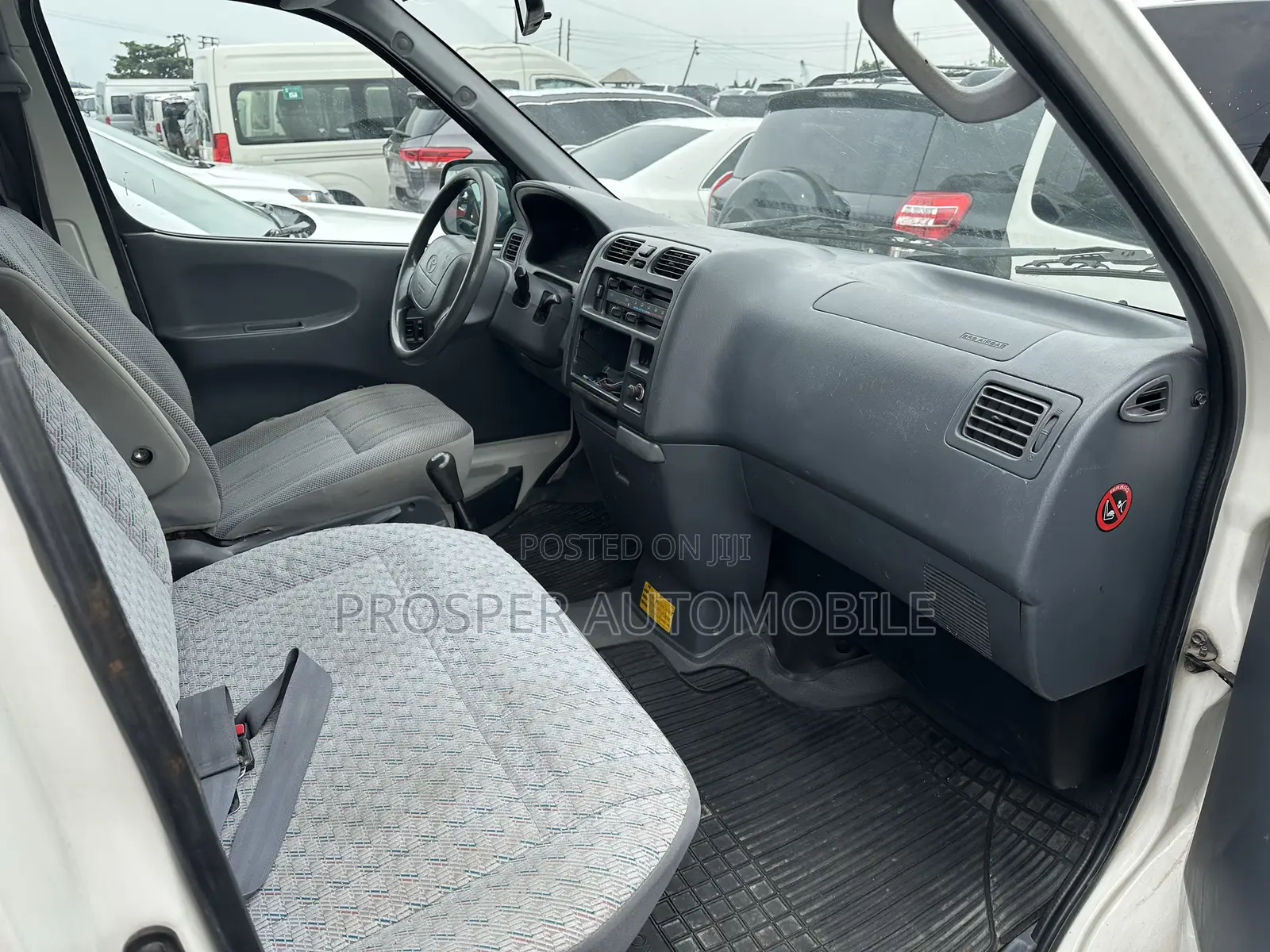 Toyota HiAce 2006 White