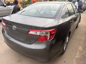 Toyota Camry LE 4dr Sedan (2.5L 4cyl 6A) 2013 Gray