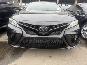 Toyota Camry XSE FWD (2.5L 4cyl 8AM) 2018 Black