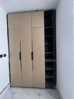 4bdrm Duplex in Banana Island for rent