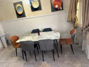 Quality 6 Seaters Marble Dinning