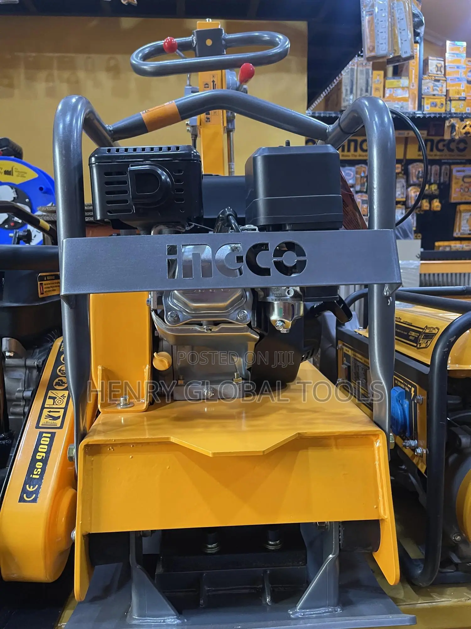 C127 Ingco Gasoline Reversible Plate Compactor