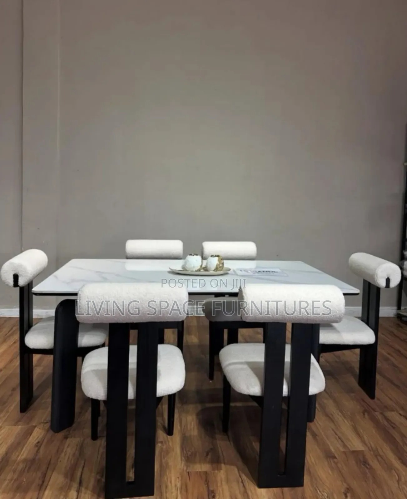 Classic Modern Dining Set By 6seaters