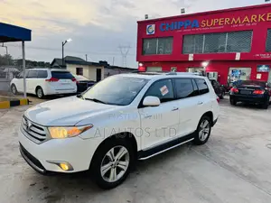 Toyota Highlander Limited 3.5l 4WD 2013 White