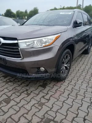 Toyota Highlander XLE V6 4x2 (3.5L 6cyl 6A) 2016 Brown
