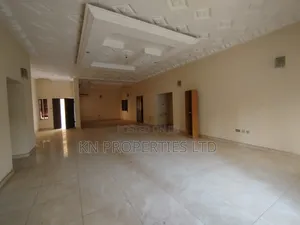 3bdrm Block of Flats in Apo District for rent
