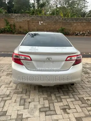 Toyota Camry 2014 Silver