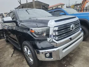 Toyota Tundra 1794 5.7L V8 4x4 CrewMax 5.6 ft. box 145.7 in. WB 2018 Black