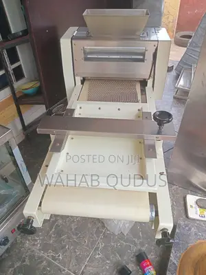 Bakery Dough Roller / Bakery Dough Molder / Bread Machine