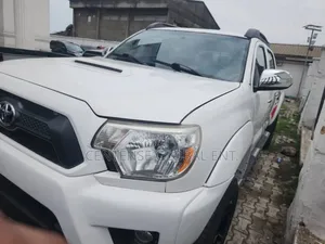 Toyota Tacoma 2015 White