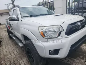 Toyota Tacoma 2015 White