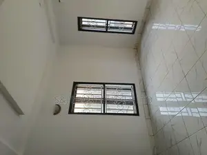 8bdrm Apartment in Kubwa for rent