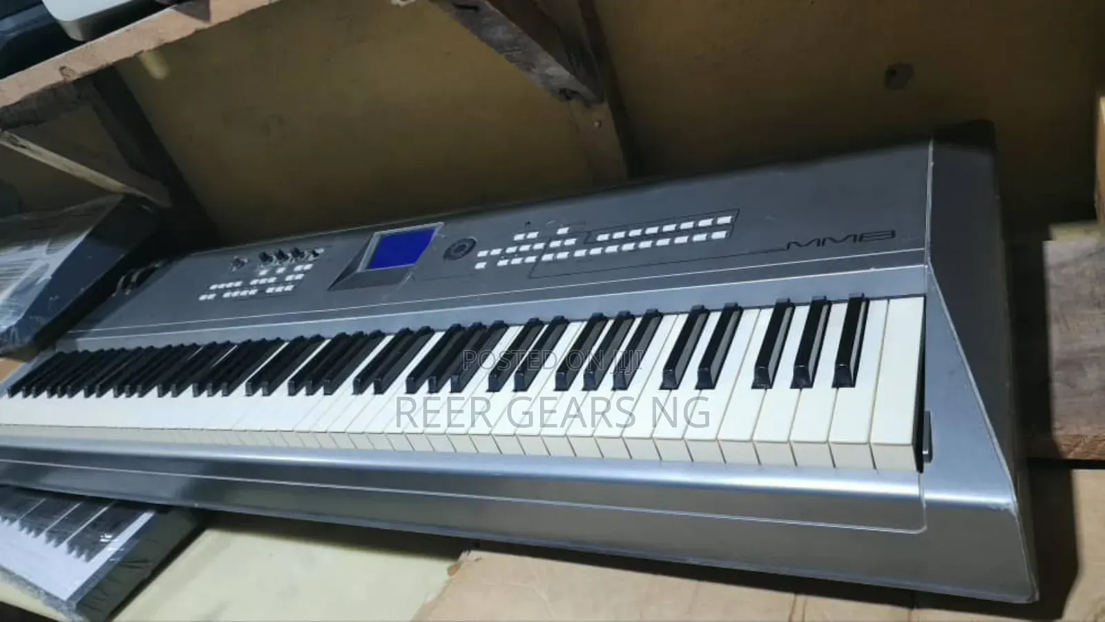 Yamaha Mm8 Digital Piano and Keyboard