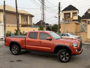 Toyota Tacoma 4dr Double Cab 2016 Orange