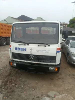 Mercedes Benz 809