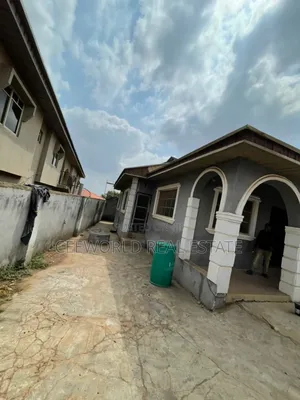 3bdrm Bungalow in Isokan Estate Akobo for rent