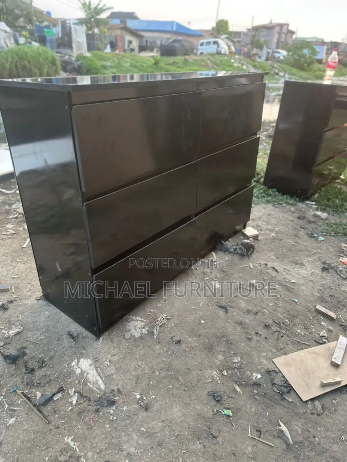 Miopic 3 by 4 Drawer