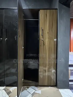 Medium Size Wardrobe (Single-Person)