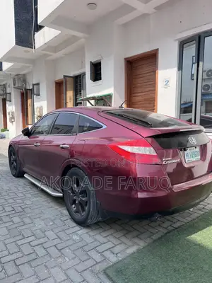 Honda Crosstour 2011 Red