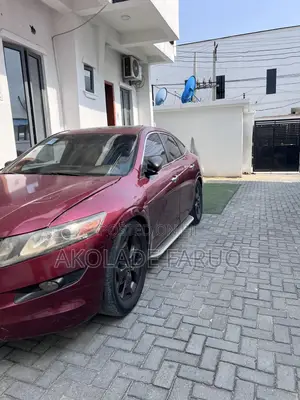 Honda Crosstour 2011 Red