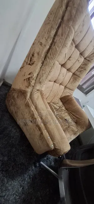 Luxury Single Sofa Chair in Excellent Condition.