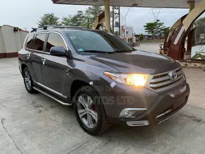 Toyota Highlander Limited 3.5l 4WD 2013 Gray