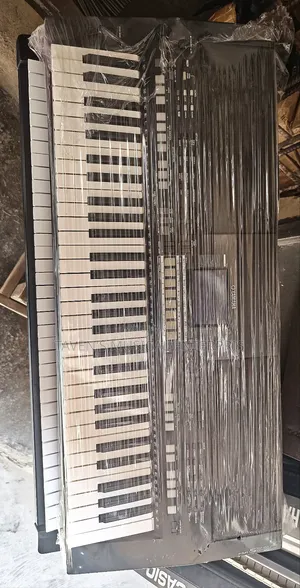 Yamaha PSR -S550 Keyboard