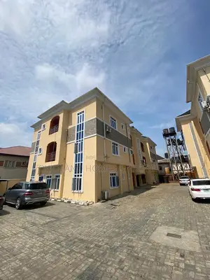 2bdrm Block of Flats in Chevron Estate for rent