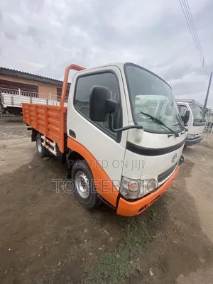 Toyota Pickup 1996 Orange