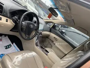 Toyota Venza AWD 2011 Brown