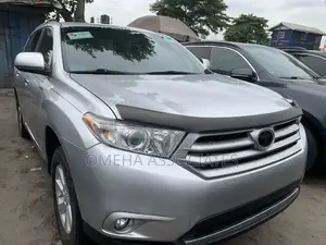 Toyota Highlander Limited 4dr SUV (3.5L 6cyl 6A) 2014 Off white