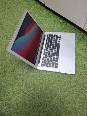 Laptop Apple MacBook Air 2017 8GB Intel Core i5 SSD 256GB