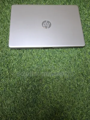 Laptop HP 14-ep0063 8GB Intel Core i3 SSD 256GB