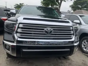Toyota Sequoia Limited 4dr SUV 4WD (5.7L 8cyl 6A) 2015 Matt Black