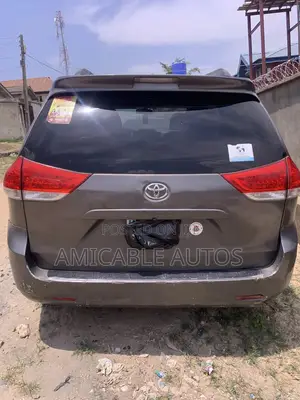 Toyota Sienna Limited 7 Passenger 2011 Gray
