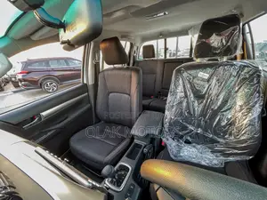 New Toyota Hilux 2025 White