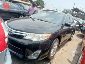 Toyota Camry XLE 4dr Sedan (2.5L 4cyl 6A) 2013 Black